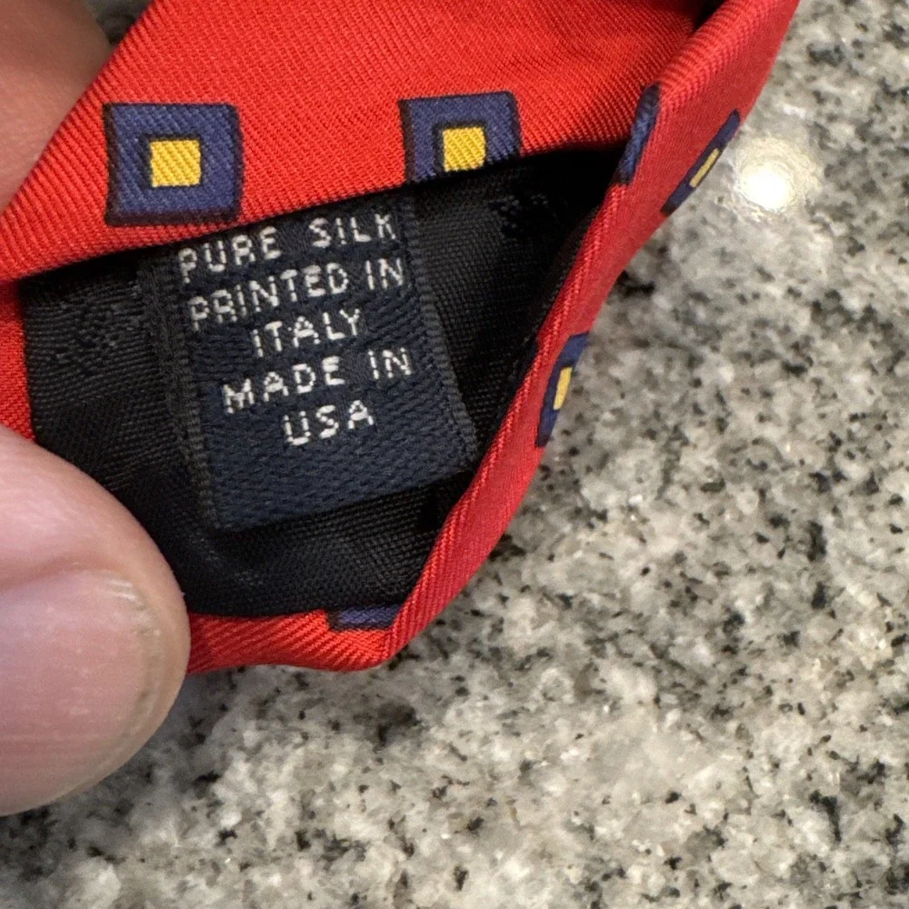 Brooks Brothers Makers 100% Silk USA Made Tie Red Gold Navy Blue Diamond‎ 57